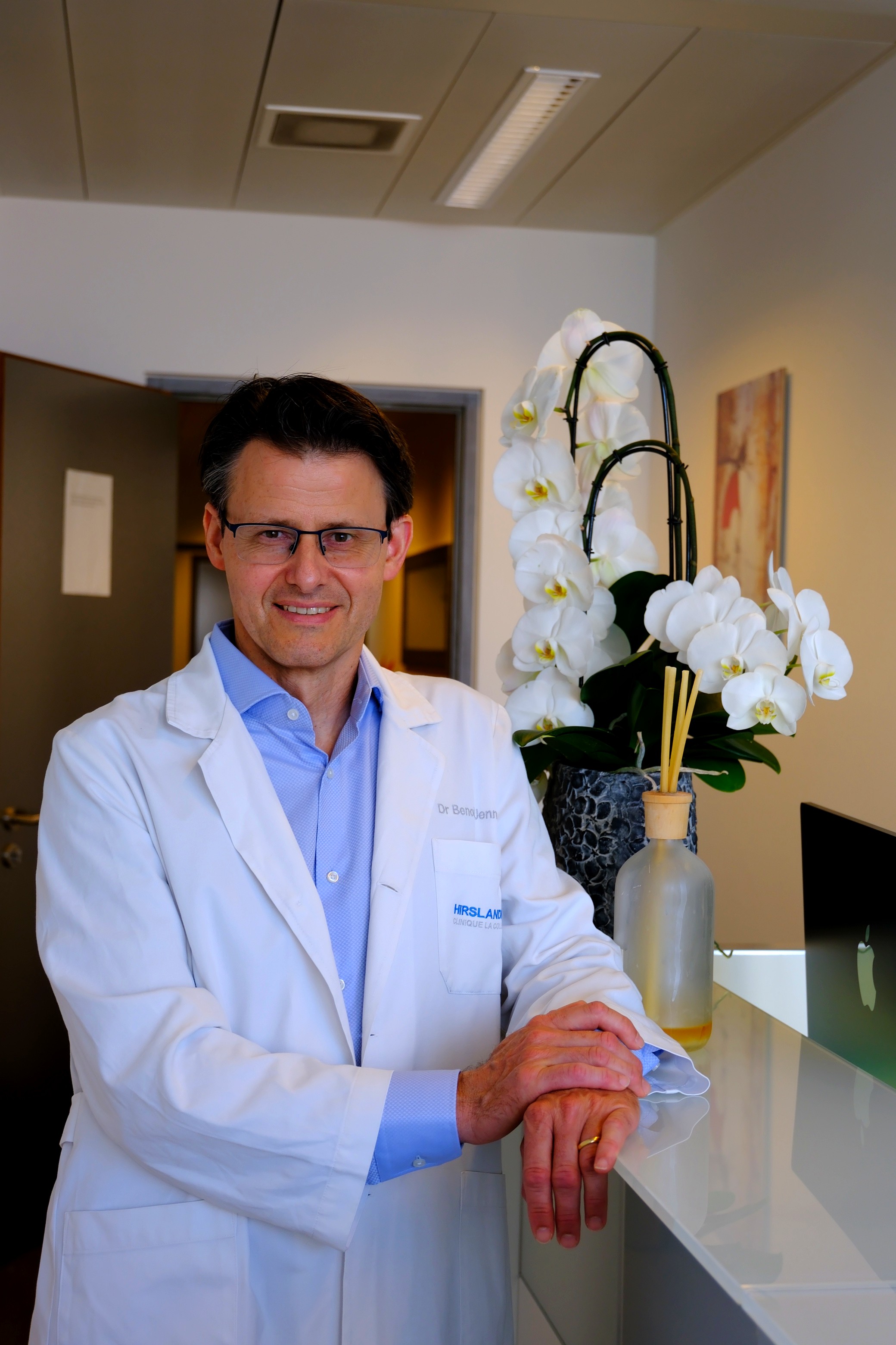 Dr. Benoit Jenny am Empfang der Praxis